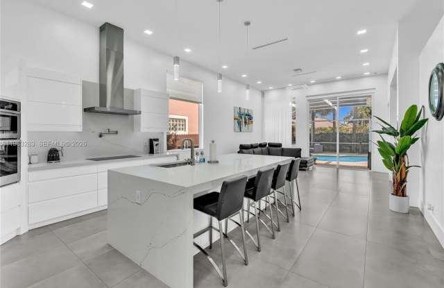 5851 NW 125th Ter photos photos