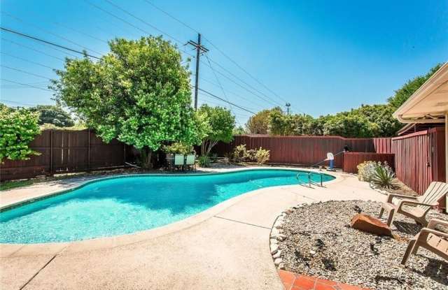 7446 Foxworth Drive Gallery 3