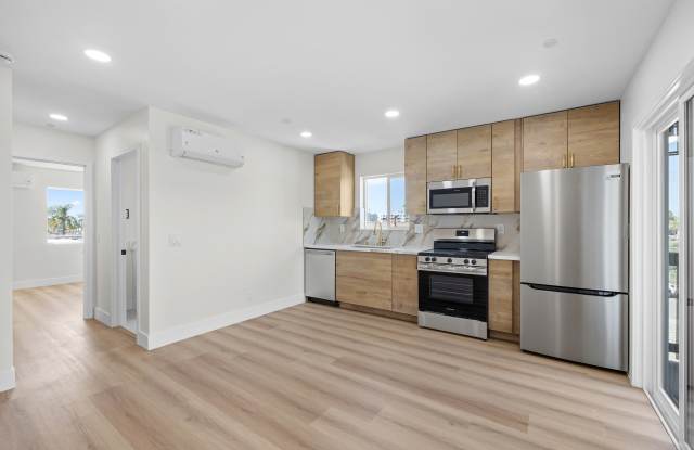 4565 Iowa Street - 4567 - Unit 5 Gallery 1