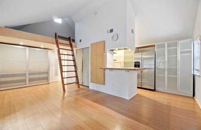 West Campus 1x1 - 1110 West 22nd Street, Austin, TX 78705 West Campus 1x1 - 1110 West 22nd Street, Austin, TX 78705