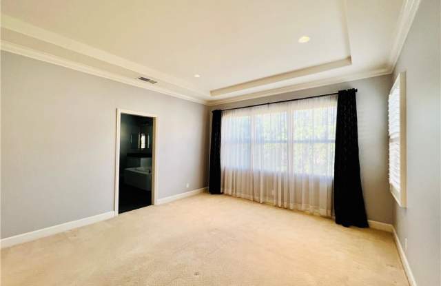 85 Statuary Gallery 2