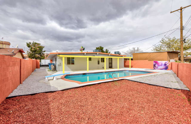 3008 Lawndale St photos photos