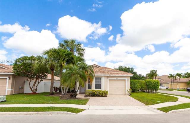 11811 SW 8th St photos photos