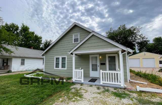 Cute 3 Bed 1 Bath McPherson Home in Good Neighborhood photos photos
