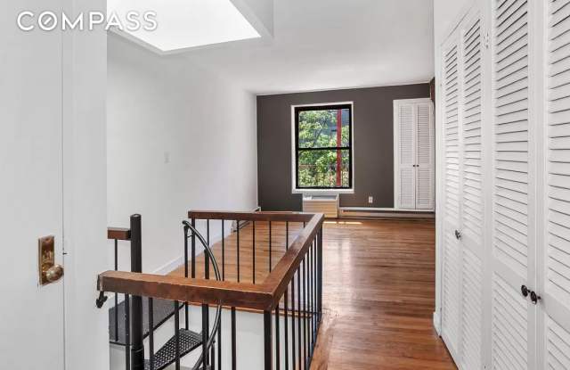 316 East 77th Street Gallery 3