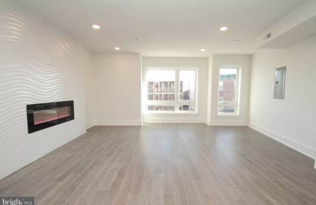 2560 Frankford Avenue Gallery 2