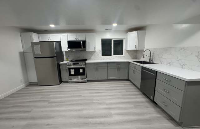 665 East Howard Drive photos photos