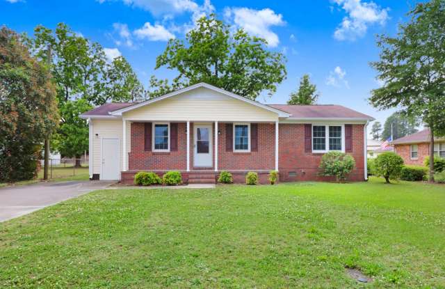 Newly Renovated! Spacious Brick Home in Excellent Goldsboro Location - 1216 East Newton Drive, Goldsboro, NC 27534