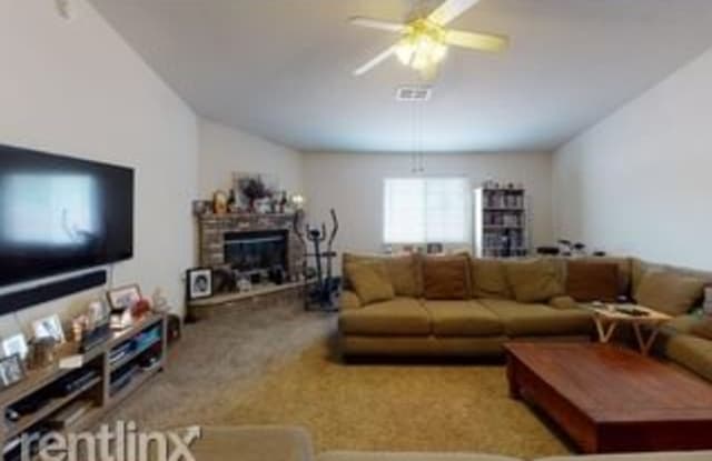 25711 Tamarisk Dr - 25711 Tamarisk Drive, Madera Acres, CA 93638
