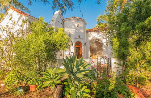 6543 Hayes Drive Gallery 2