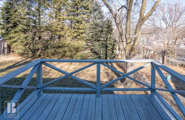 Newly remodeled 4-bedroom house & fully fenced yard! Gallery 4
