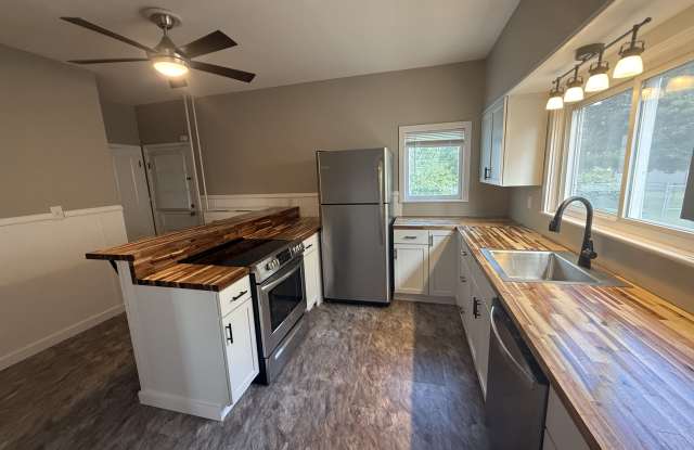 303 South Elmer Avenue - 1 Gallery 1