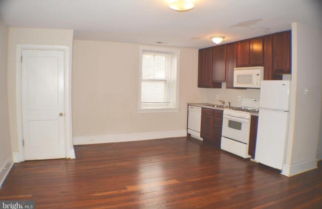 531 W HANSBERRY Street unit: 3 photos photos