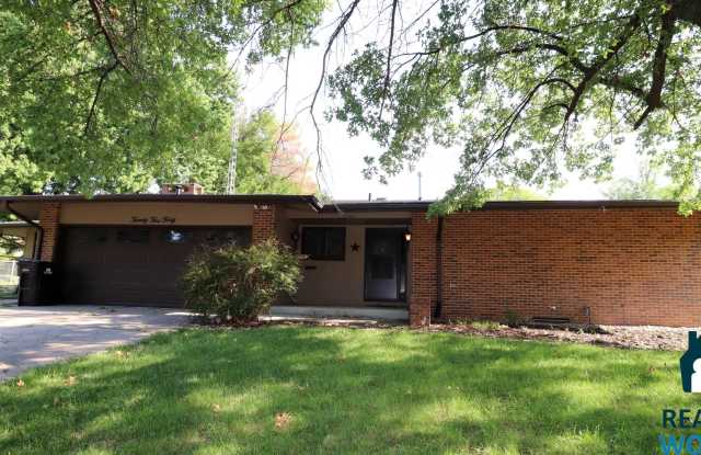 Large Duplex in Country Club Neighborhood! photos photos