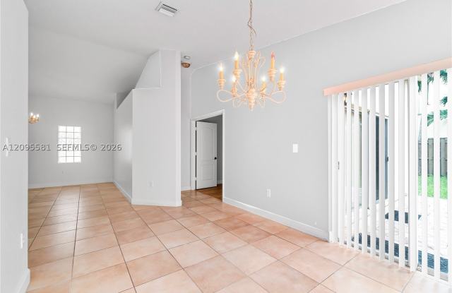 11333 NW 52nd Ln Gallery 4