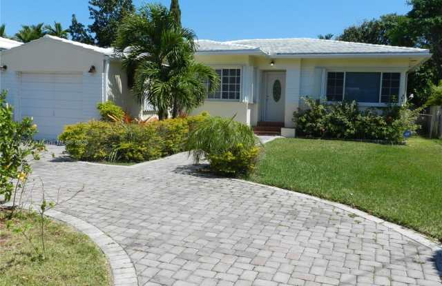 9117 Emerson Ave - 9117 Emerson Avenue, Surfside, FL 33154