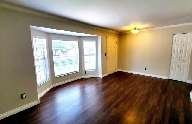 9983 S. Peach Park Cove Gallery 3