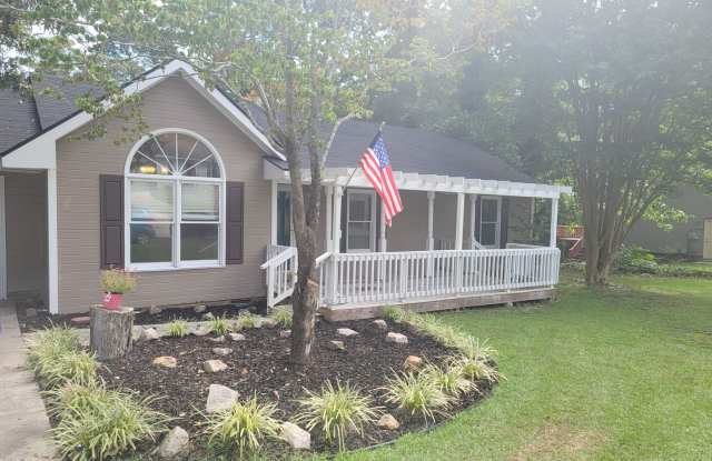 Fully Renovated 3 Br/ 2 Ba Home Located Minutes to Fort Bragg and Shopping! photos photos