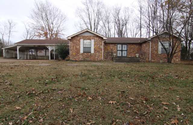 2 Bedroom Home for rent in St. B Area! - 337 Rossview Road, Clarksville, TN 37043