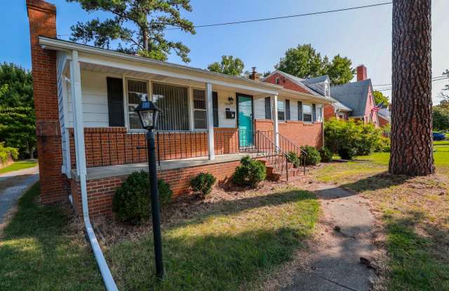 Spacious 2,000 square foot, 3-Bed, 2-Bath Lakeside Home with Deck, Garage, and Prime Location - 2428 Dumbarton Road, Lakeside, VA 23228