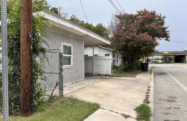 1605 South Pine Street - 1605 South Pine Street, San Antonio, TX 78210