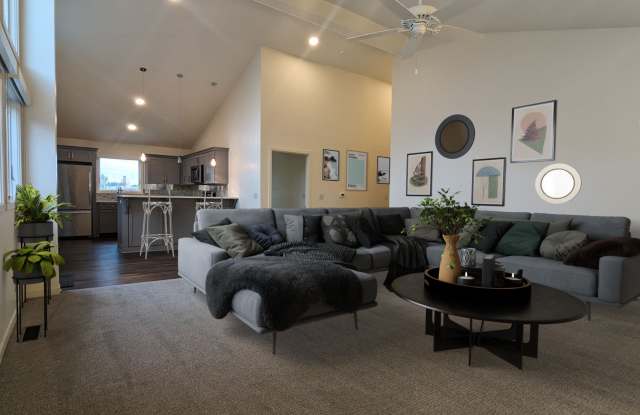 1710 Wyandotte Street Gallery 2