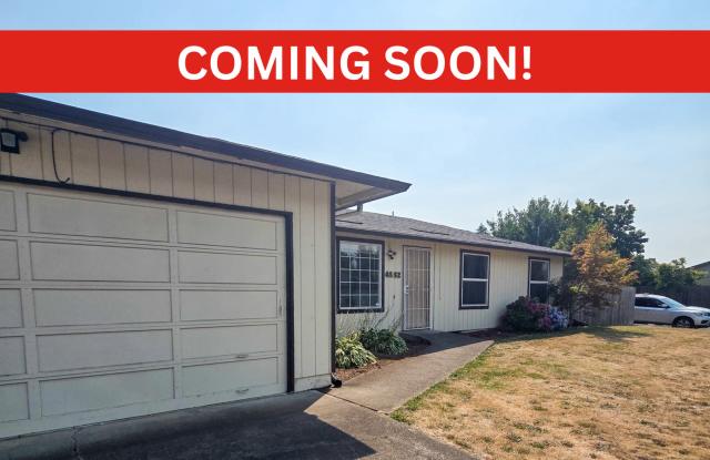 Three Bedroom Home In Salem With Fenced Backyard ~ Windsor 4662 Gallery 1