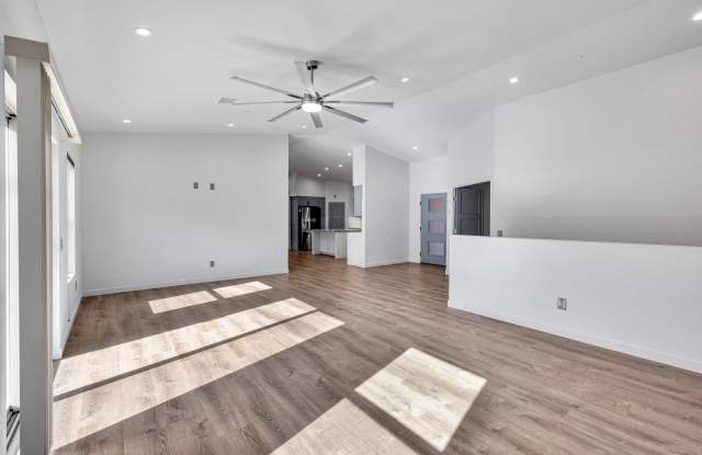 7760 Arrowhead Drive Gallery 4