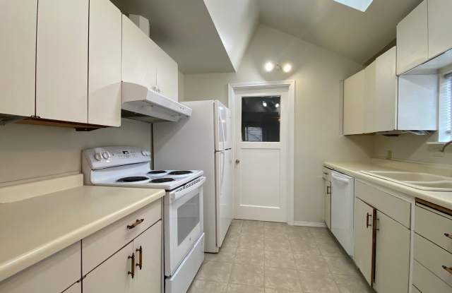 Practical rambler In Seatac! - 17041 34th Avenue South, SeaTac, WA 98188