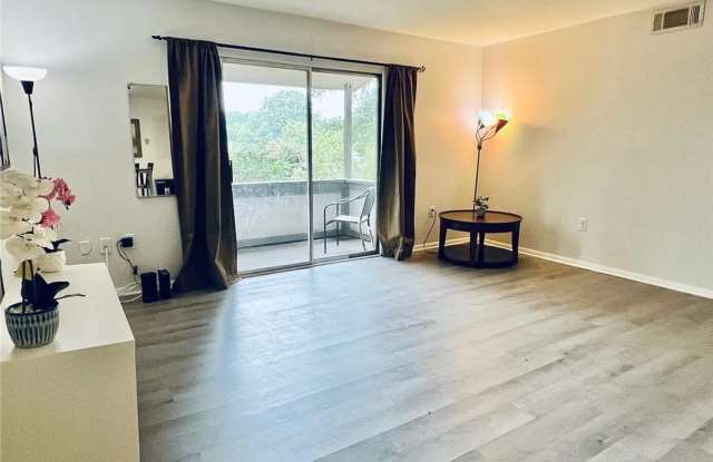 Welcome to this charming 3-bedroom, 2-bath condo, ideally located in a beautifully maintained community! - 2240 Sunderland Road, Winston-Salem, NC 27103
