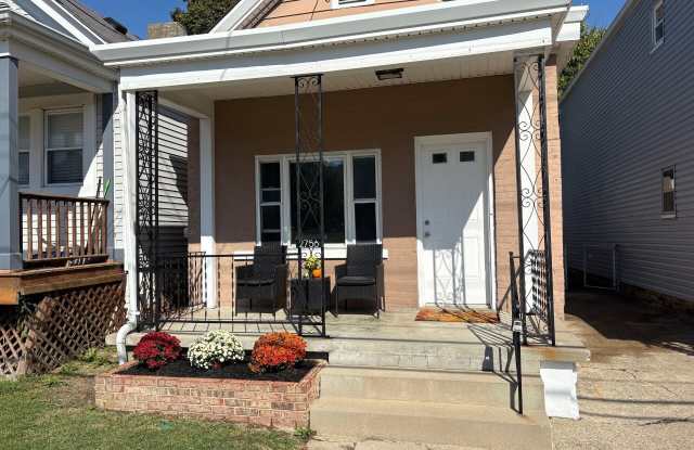 2756 Latonia Avenue photos photos