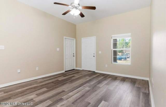 13056 Turtle Creek Parkway Gallery 4