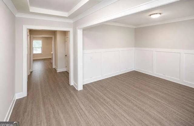 Spacious 5BR House in Mableton Gallery 4
