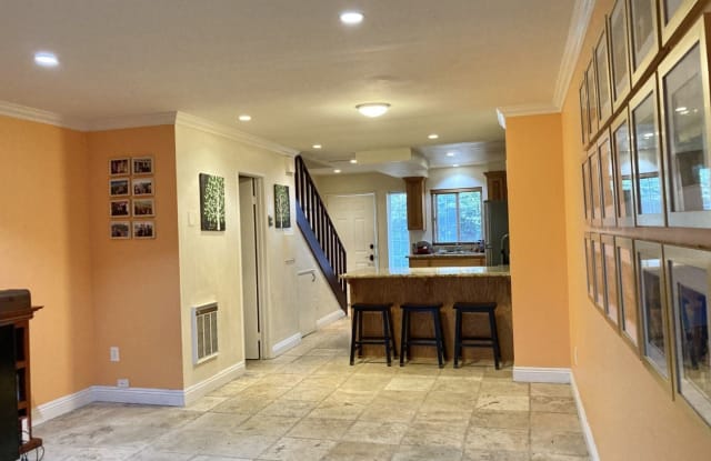 519 Coronel Pl Unit 3 - 519 Coronel Place, Santa Barbara, CA 93101