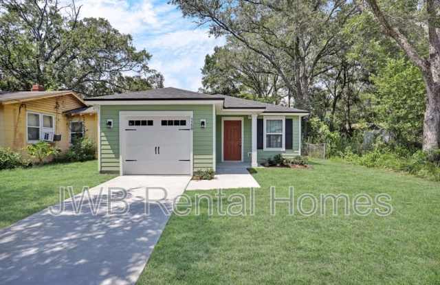 1159 21st St W photos photos