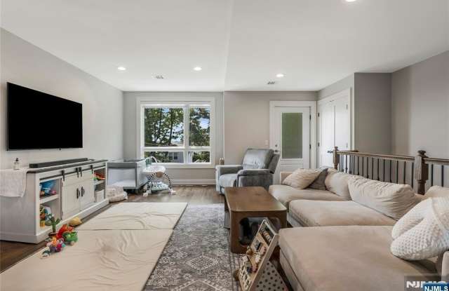 499 Sunset Terrace B photos photos