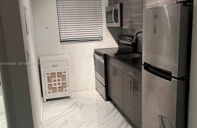 1611 West Ave photos photos