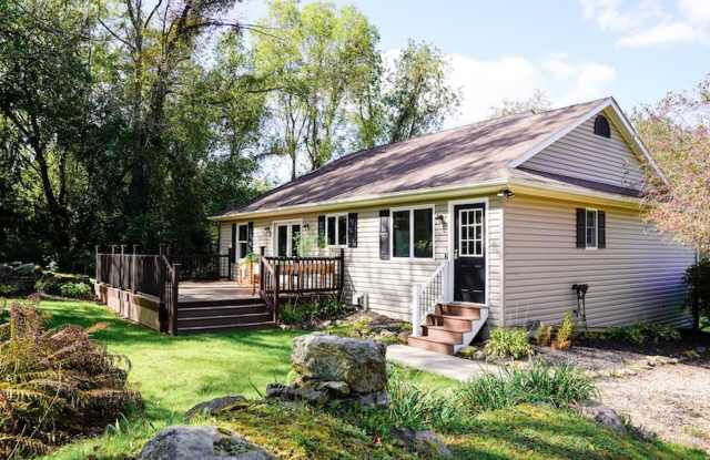 BELLVILLE - 4 Bedroom, 3 Bath Home, Move-In Ready! Gallery 1