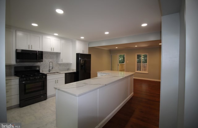 11564 WOODHOLLOW COURT - 11564 Woodhollow Court, Reston, VA 20191