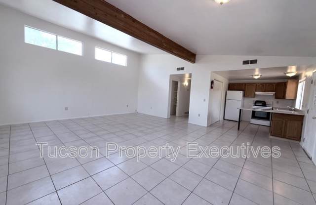 445 East Delano Street - #1 Gallery 3