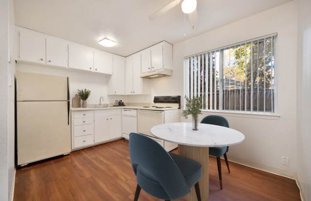 Olympus Park Apartment Homes Gallery 3