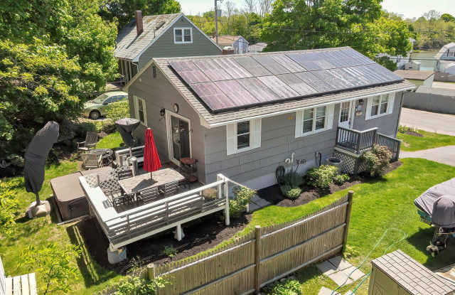 Winter Rental: Ryal Side in Beverly (Utilities Included) photos photos Winter Rental: Ryal Side in Beverly (Utilities Included) photos photos