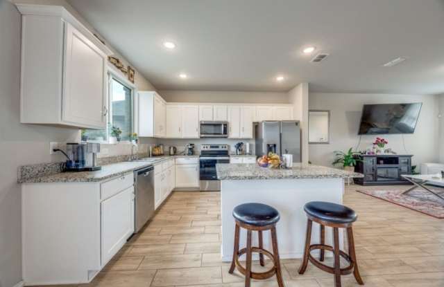 926 Hurstwood Drive Gallery 3