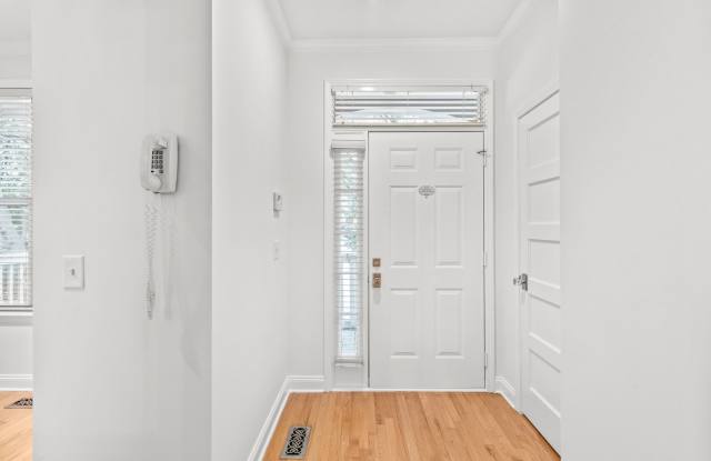 3 Bedroom Townhome in Uptown Charlotte! Gallery 4