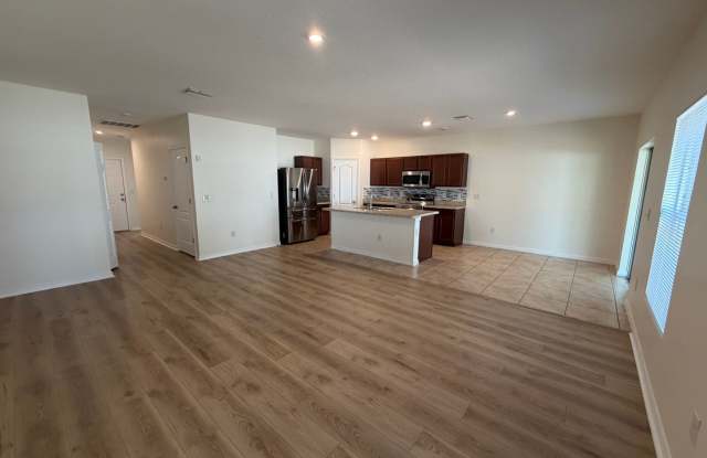 PRIVATE LANDLORD -LIKE NEW RENTAL HOME Gallery 4