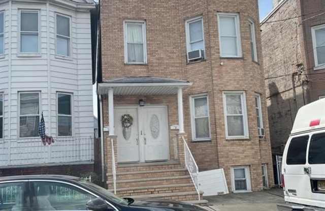 122 W 20TH ST photos photos