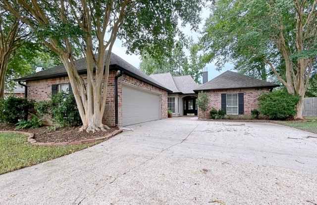 Spacious 3 Bedroom Home with Large Fenced Yard & Covered Patio photos photos