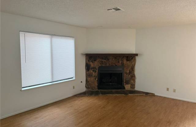 2119 PINE BREEZE Lane Gallery 3