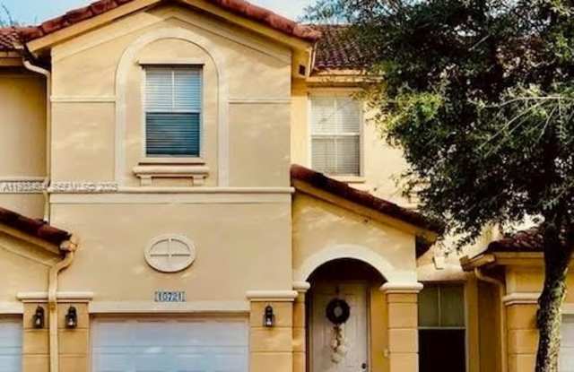 10721 NW 81st Ln photos photos