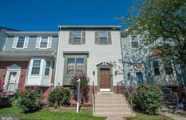 6158 OLD BRENTFORD CT Gallery 1